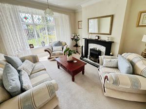Lounge- click for photo gallery